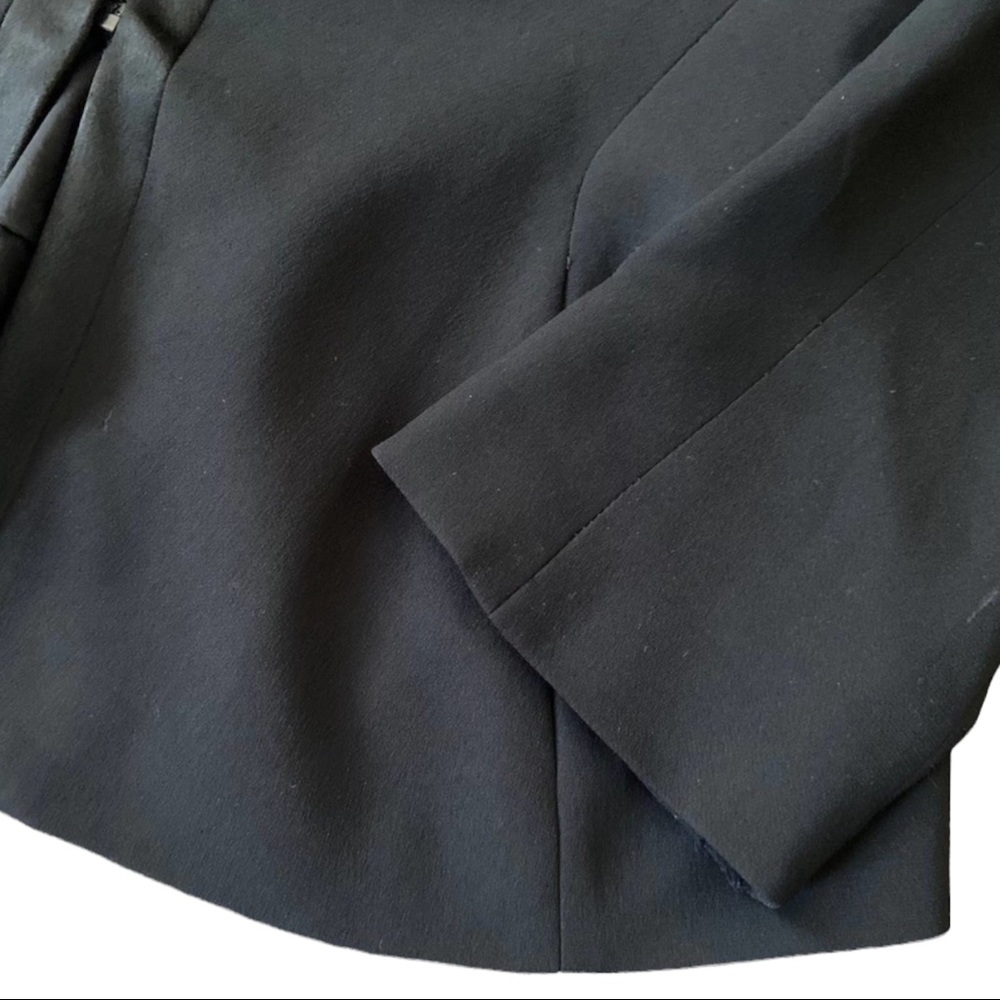 Tahari Women's Size 12 Black Polyester Blazer - Picture 4 of 10